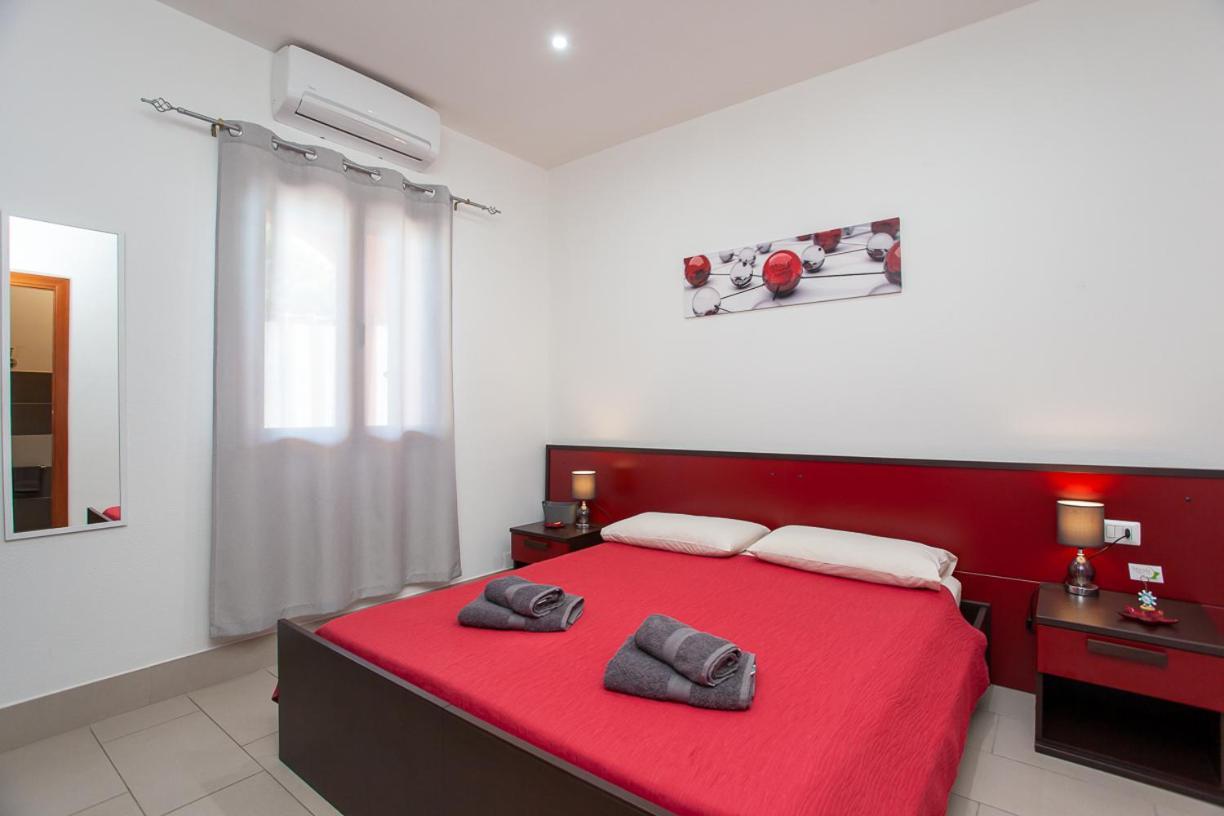 Bed and Breakfast Mivida "Le Stanze Di Ada" San Teodoro  Exterior foto